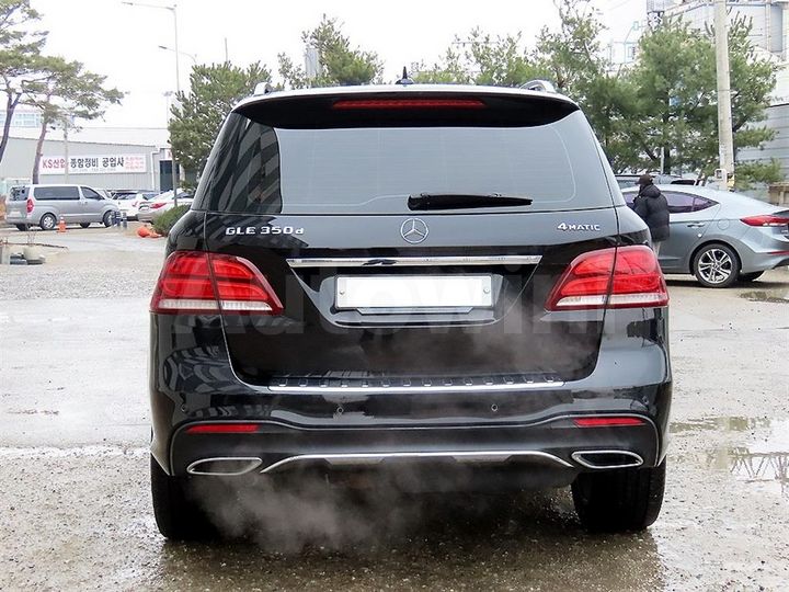 Mercedes Benz GLE Class 2016 — 4