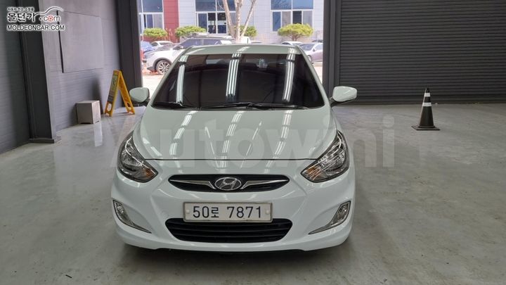Hyundai Accent 2011 — 3