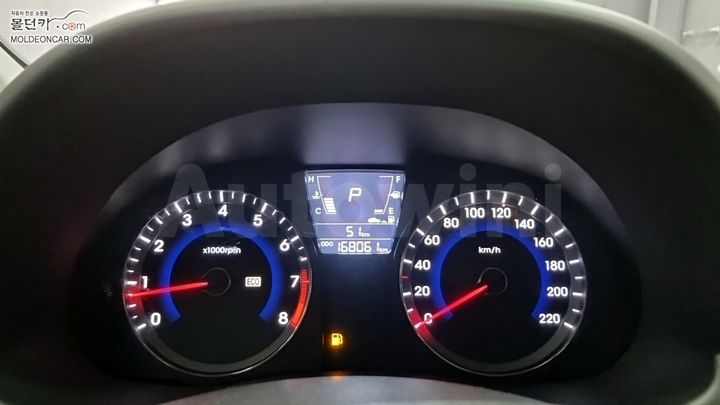 Hyundai Accent 2011 — 5