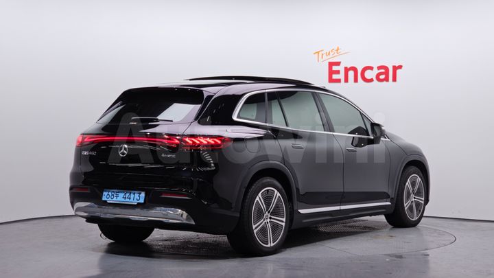 Mercedes Benz EQS