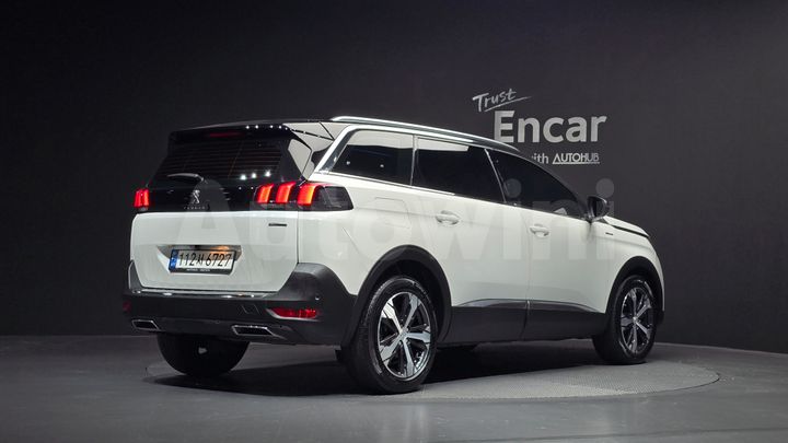Peugeot 5008 2021 — 2