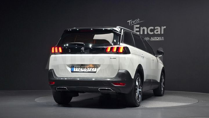 Peugeot 5008 2021 — 4