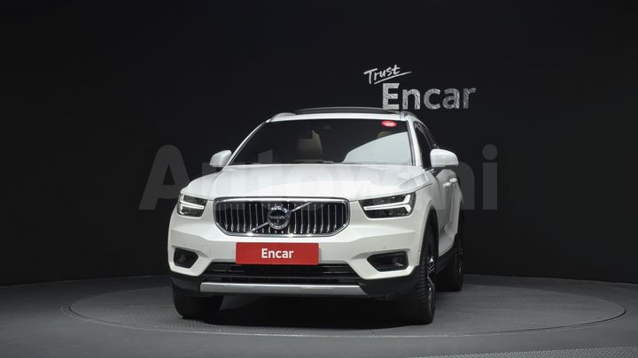 Volvo XC40 2022 — 3