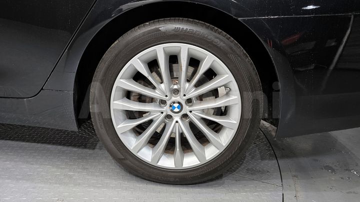 BMW 5 Series 2021 — 5