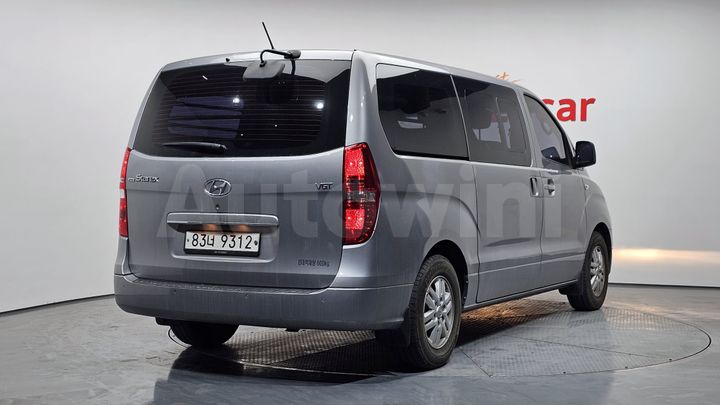 Hyundai Starex 2016 — 2