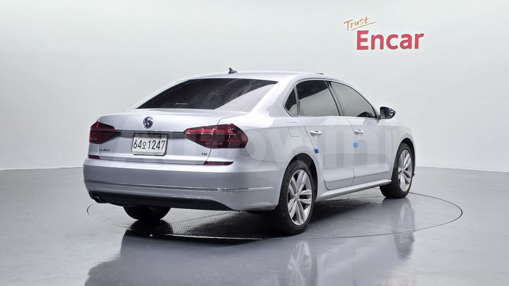 Volkswagen Passat 2018 — 2