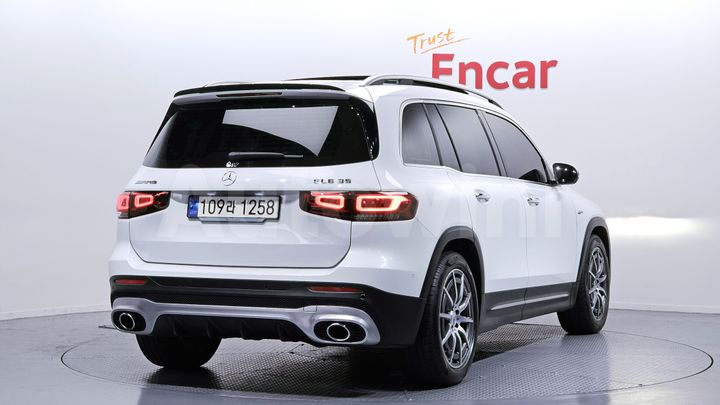 Mercedes Benz GLB Class 2023 — 2