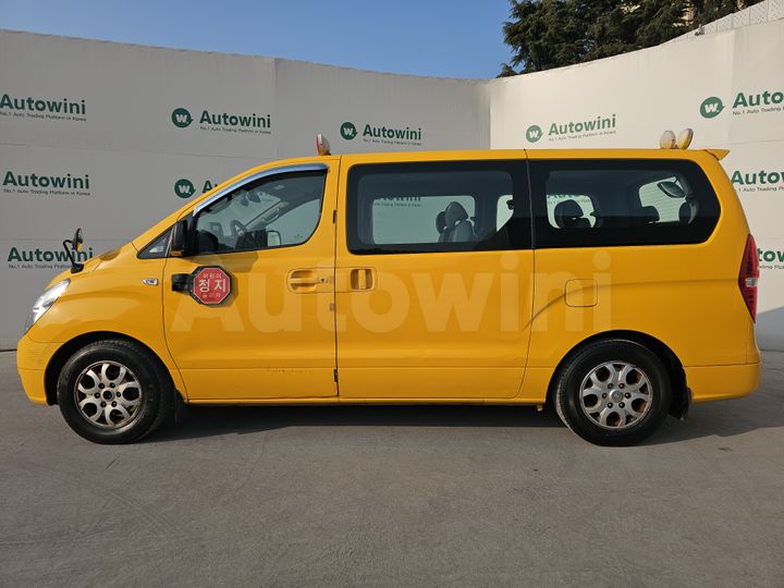 Hyundai Starex 2015 — 2
