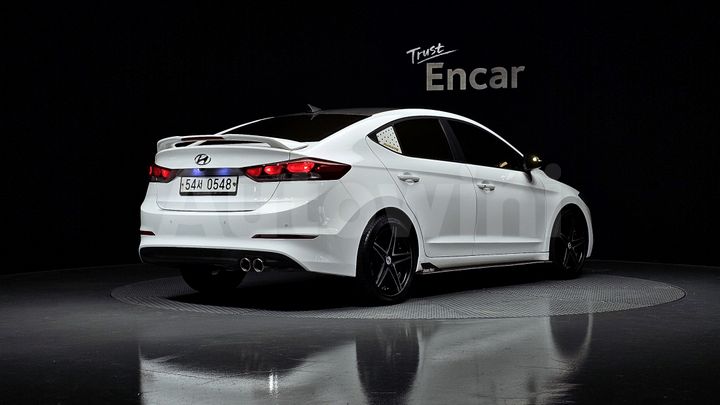 Hyundai Avante 2016 — 2