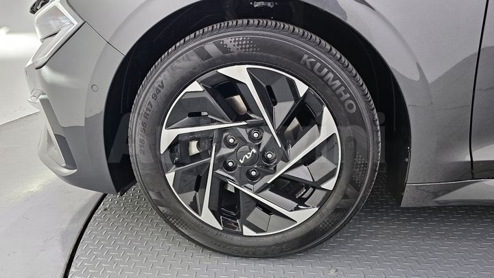 Kia K5 2025 — 5
