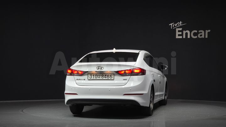 Hyundai Avante 2018 — 4