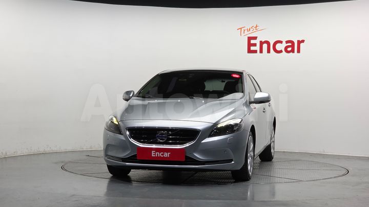 Volvo V40 2016 — 4