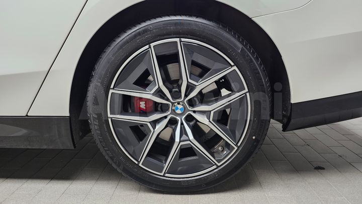 BMW 5 Series 2024 — 5