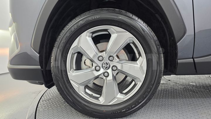 Toyota RAV4 2021 — 5