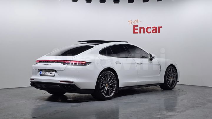 Porsche Panamera 2023 — 2