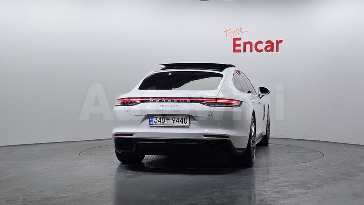 Porsche Panamera 2023 — 4