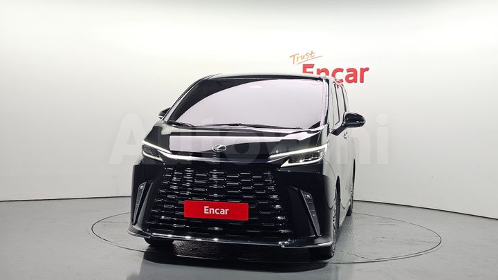 Lexus LM 2025 — 3