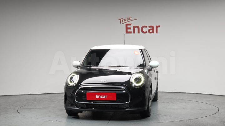 Mini Cooper 2023 — 3