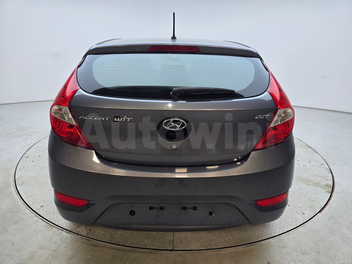 Hyundai Accent 2016 — 5