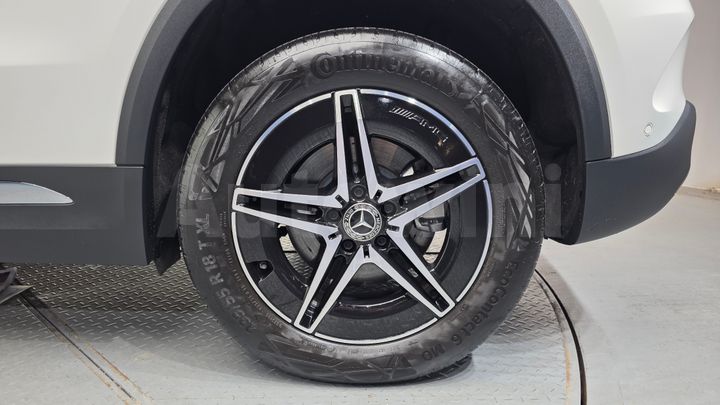 Mercedes Benz EQA