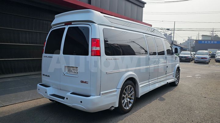 GMC Savana