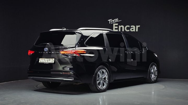 Toyota Sienna 2022 — 2