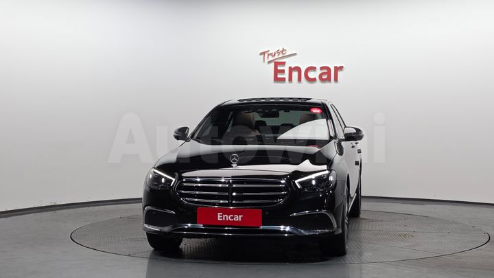 Mercedes-Benz E Class 2023 — 3