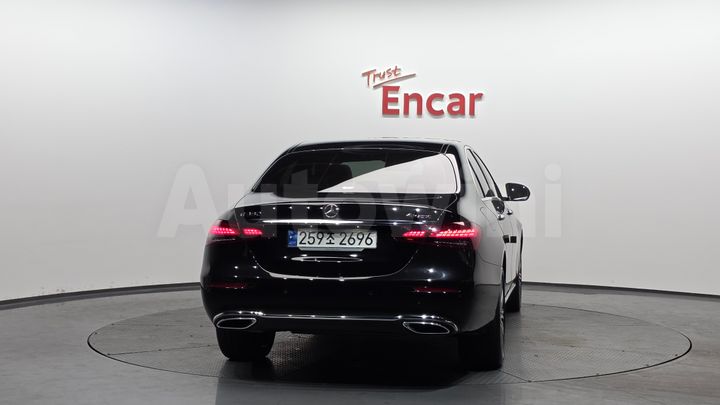 Mercedes-Benz E Class 2023 — 4