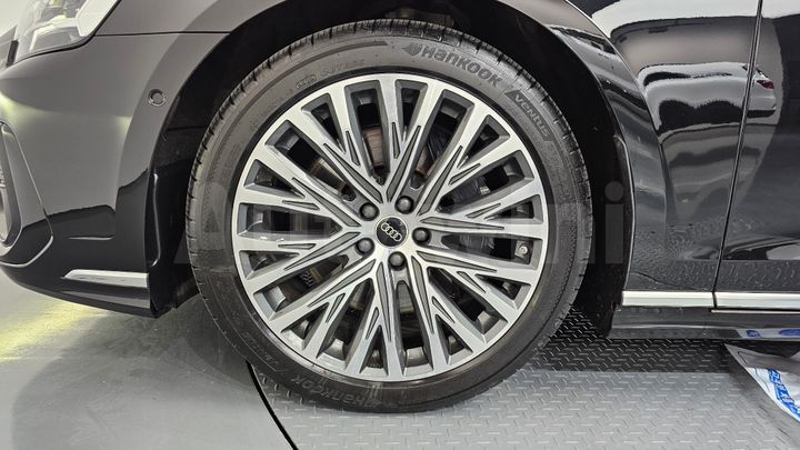 Audi A8 2023 — 5