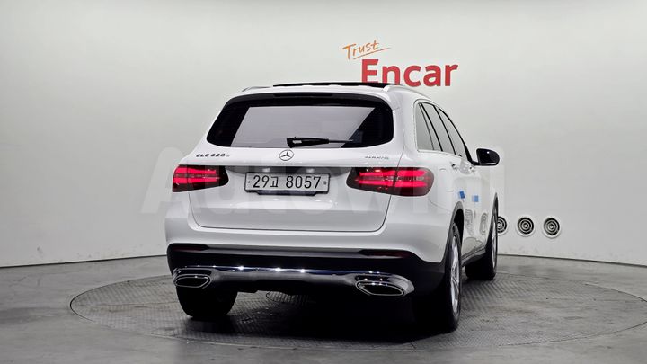 Mercedes Benz GLC Class 2018 — 4