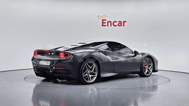 Ferrari F8
