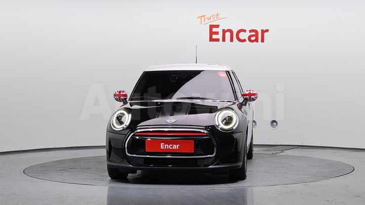 Mini Cooper 2022 — 3