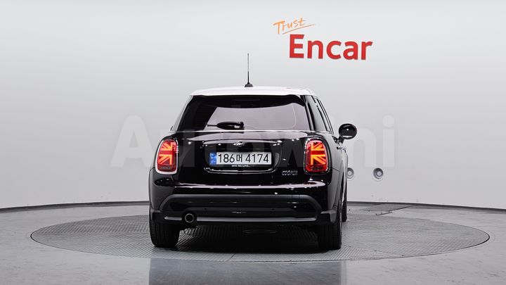 Mini Cooper 2022 — 4