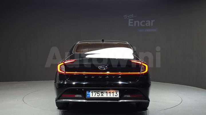 Hyundai Sonata 2023 — 4