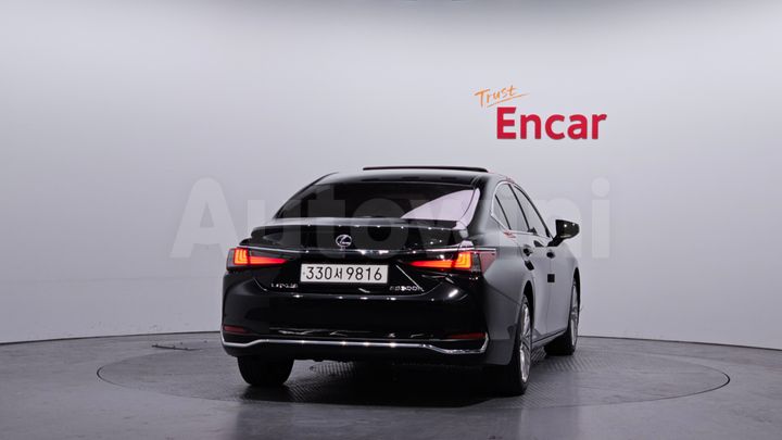 Lexus ES 2022 — 4