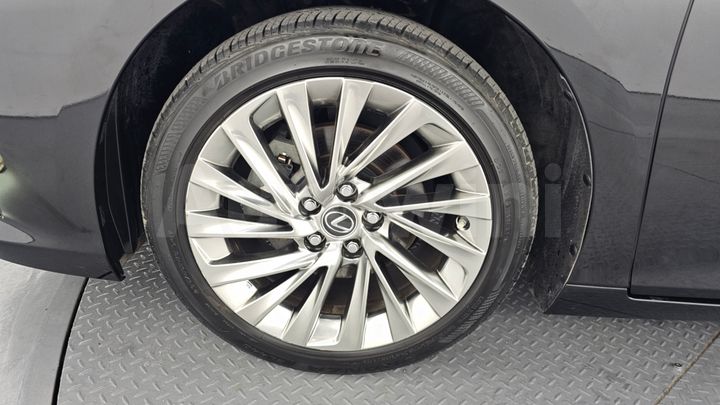 Lexus ES 2022 — 5