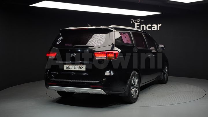 Kia Carnival 2015 — 2