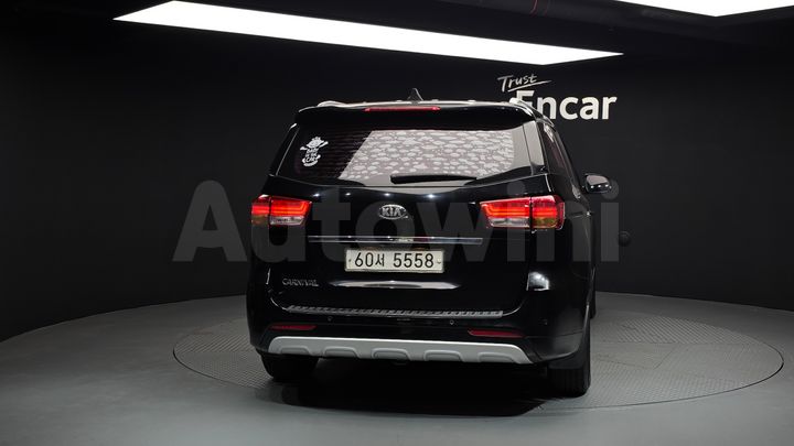 Kia Carnival 2015 — 4