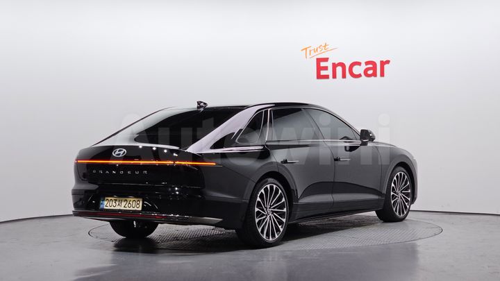 Hyundai Grandeur 2023 — 2
