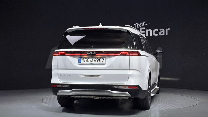 Kia Carnival 2022 — 4