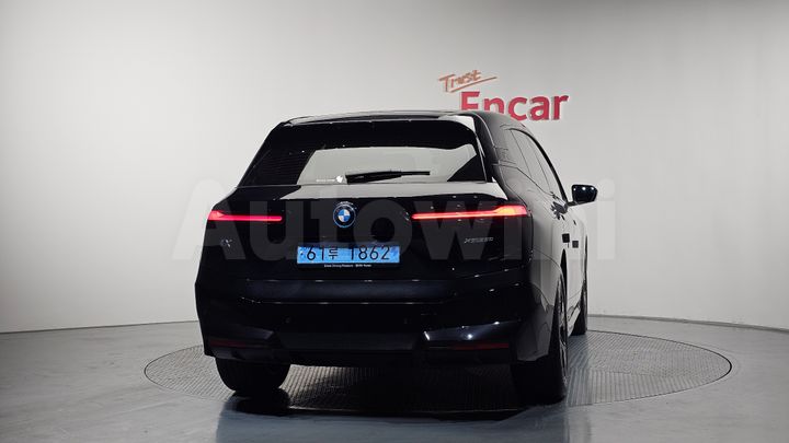 BMW iX 2023 — 4