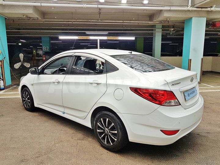 Hyundai Accent 2014 — 5