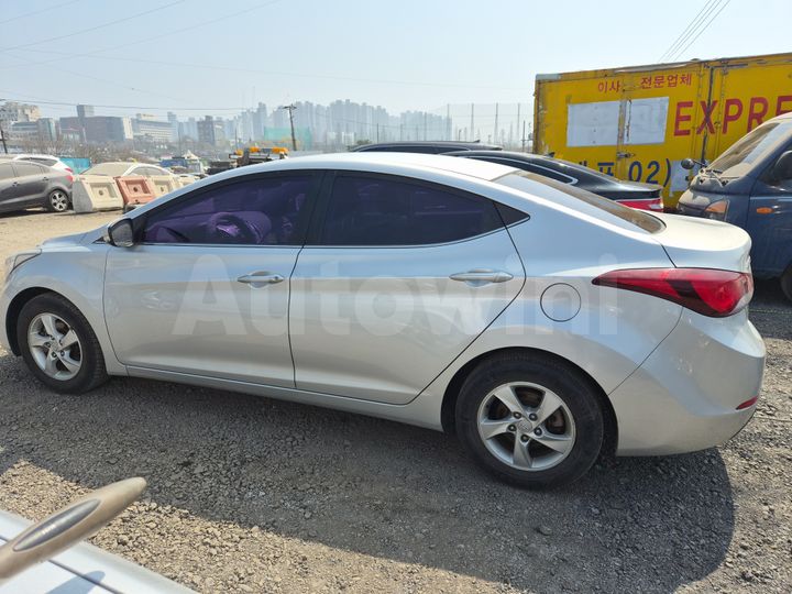 Hyundai Avante 2015 — 3
