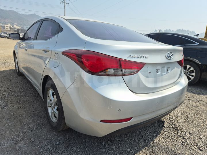 Hyundai Avante 2015 — 4