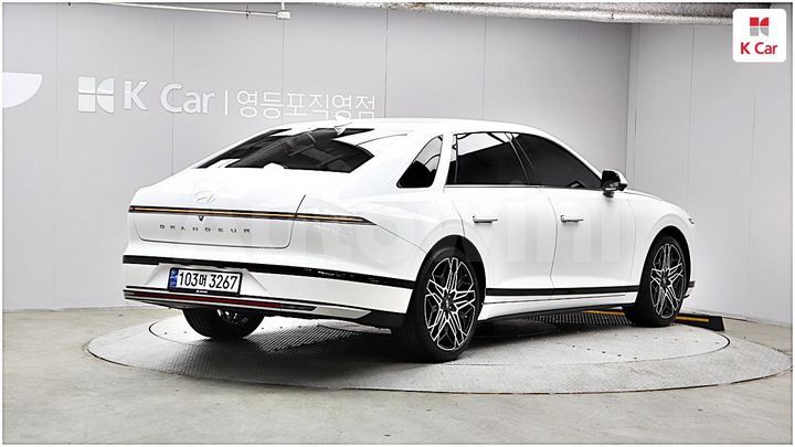 Hyundai Grandeur 2023 — 4