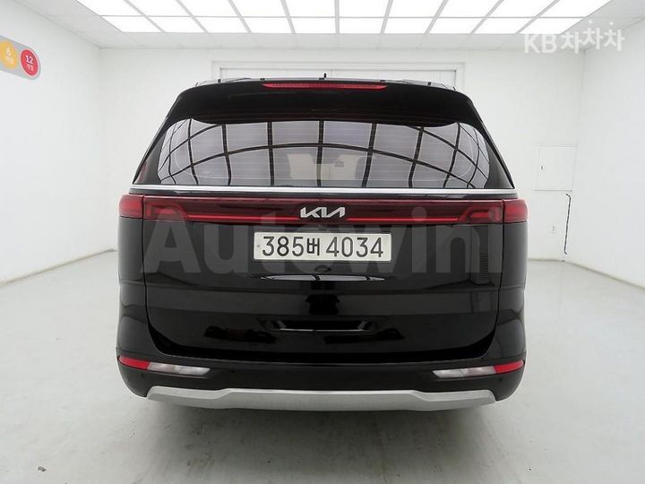 Kia Carnival 2023 — 3