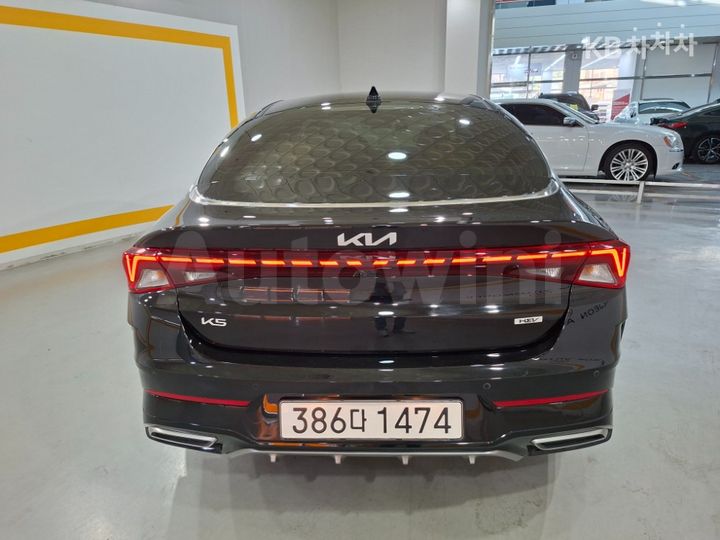 Kia K5 2023 — 5