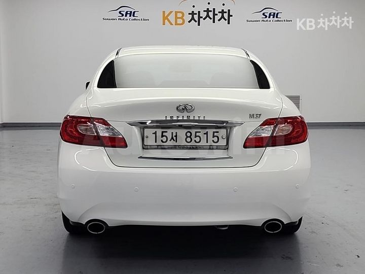 Infiniti M 2011 — 3