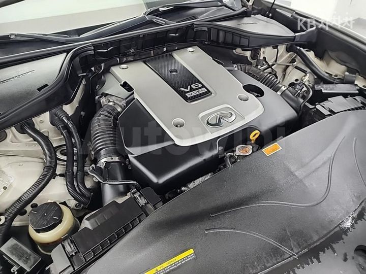 Infiniti M 2011 — 5