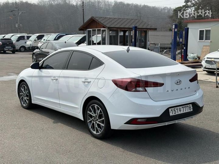 Hyundai Avante 2019 — 5